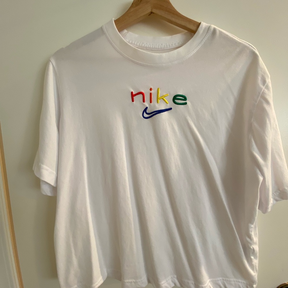 NIKE Y2K T SHIRT WOMENS